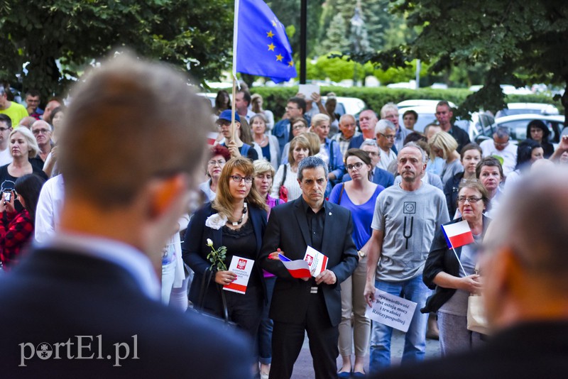 Protest pod sądem  zdjęcie nr 156485