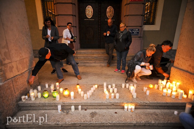 "Prezydencie chcemy weta", czyli kolejny protest pod sądem zdjęcie nr 156543