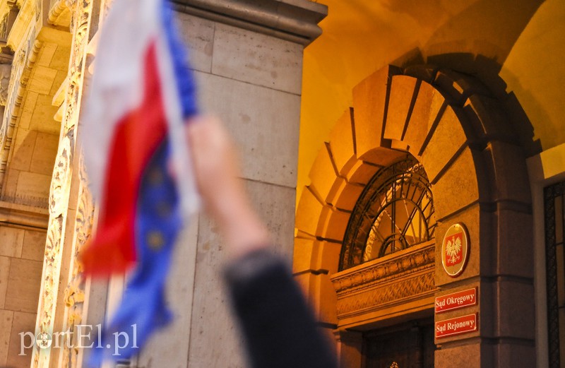 "Prezydencie chcemy weta", czyli kolejny protest pod sądem zdjęcie nr 156562