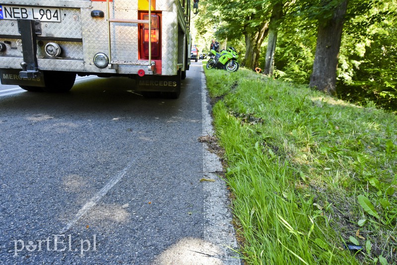 Uderzył w auto, którym jechał poszukiwany przez policję zdjęcie nr 156636