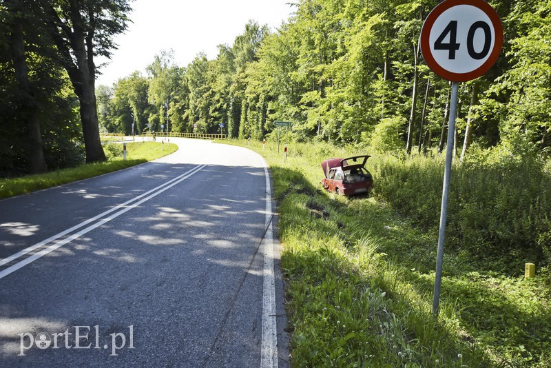 Uderzył w auto, którym jechał poszukiwany przez policję zdjęcie nr 156637