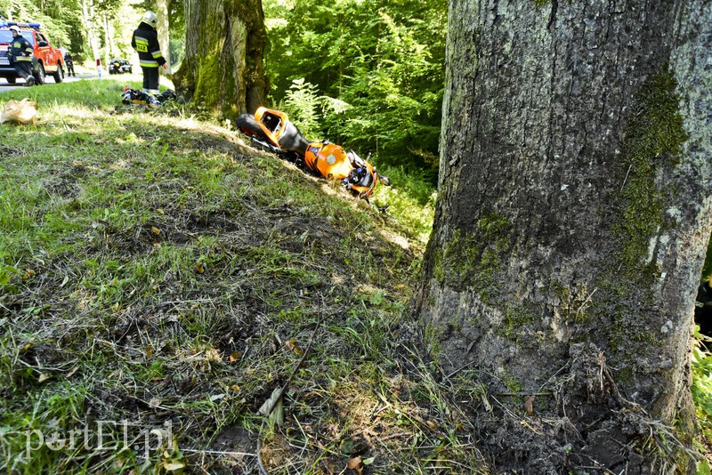 Uderzył w auto, którym jechał poszukiwany przez policję zdjęcie nr 156640