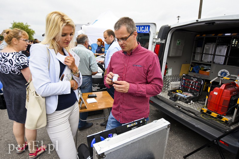 Policyjny festyn na bulwarze zdjęcie nr 156726