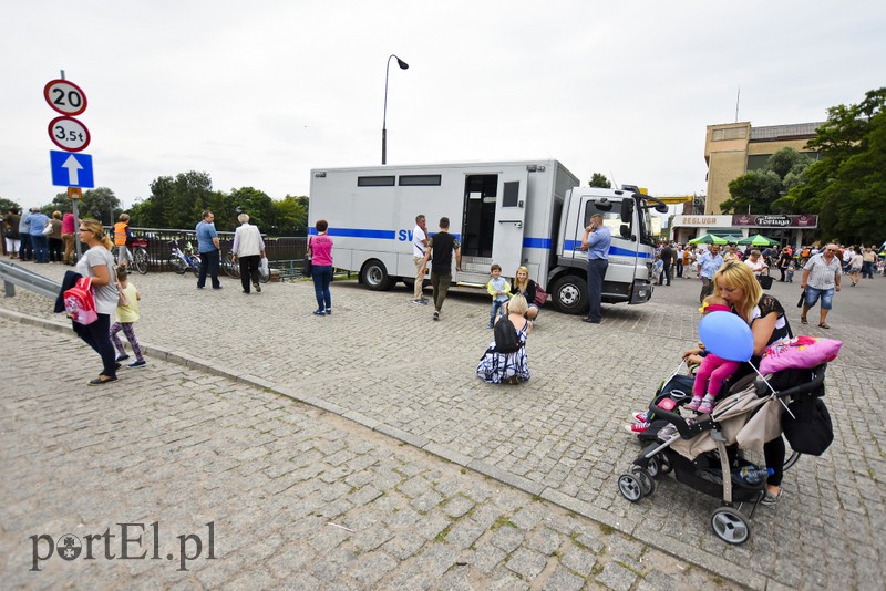 Policyjny festyn na bulwarze zdjęcie nr 156706