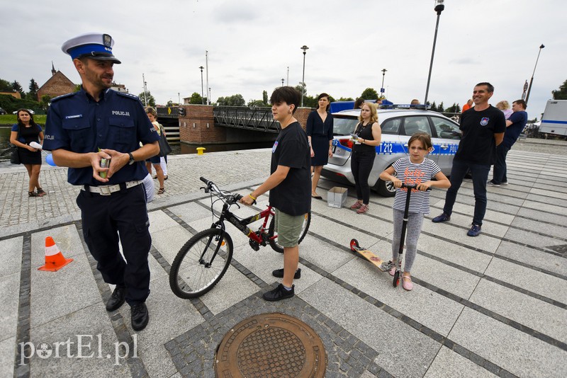 Policyjny festyn na bulwarze zdjęcie nr 156712