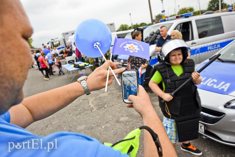 Policyjny festyn na bulwarze zdjęcie nr 156757