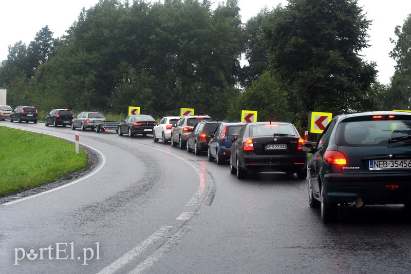 Elbląg  Opel dachował na drodze do Malborka
