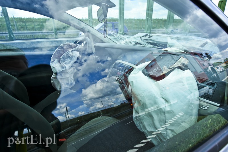 Uderzył w barierki na drodze w kierunku Gdańska zdjęcie nr 157100