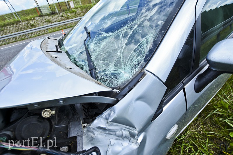 Uderzył w barierki na drodze w kierunku Gdańska zdjęcie nr 157099