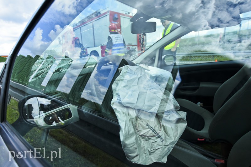 Uderzył w barierki na drodze w kierunku Gdańska zdjęcie nr 157101