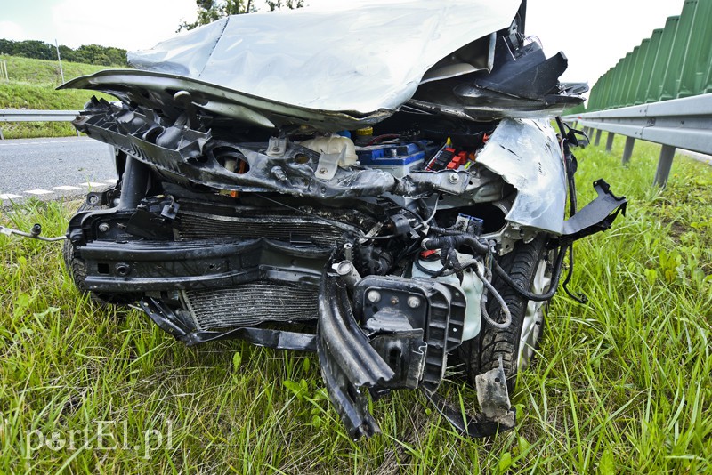 Uderzył w barierki na drodze w kierunku Gdańska zdjęcie nr 157098