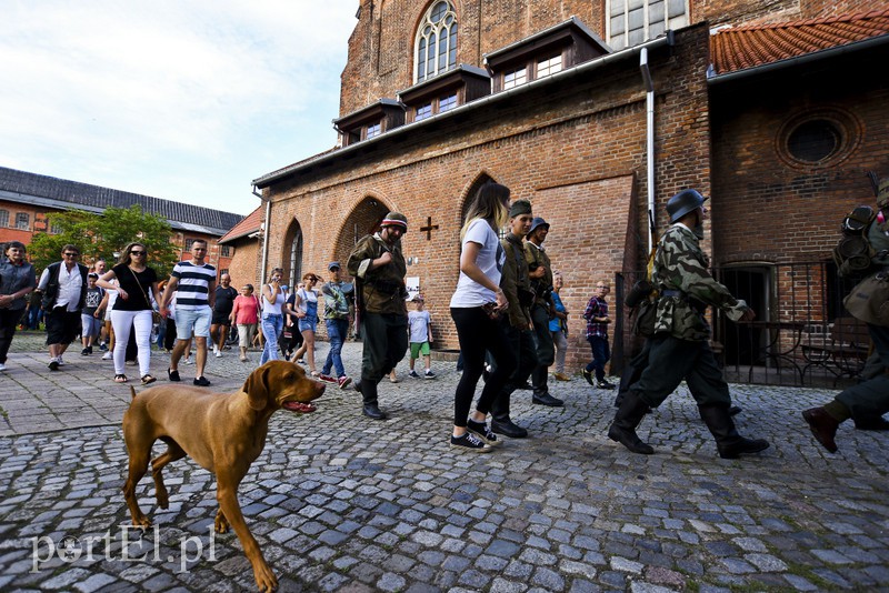 Powstańcy na ulicach Elbląga zdjęcie nr 157208