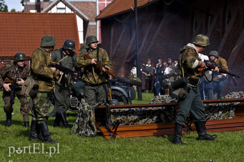 Powstańcy na ulicach Elbląga zdjęcie nr 157194