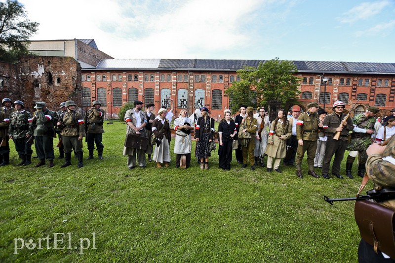 Powstańcy na ulicach Elbląga zdjęcie nr 157204