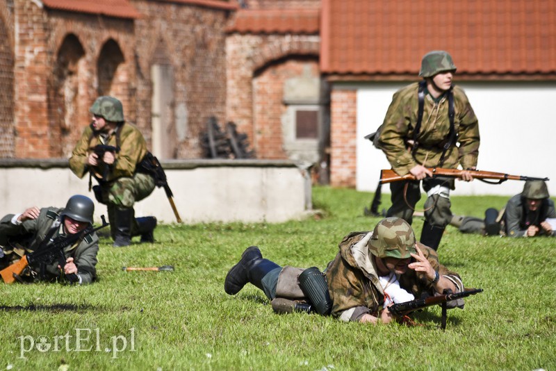 Powstańcy na ulicach Elbląga zdjęcie nr 157192