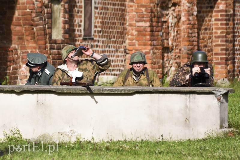 Powstańcy na ulicach Elbląga zdjęcie nr 157183