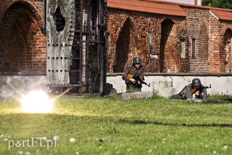 Powstańcy na ulicach Elbląga zdjęcie nr 157188