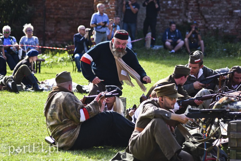 Powstańcy na ulicach Elbląga zdjęcie nr 157172