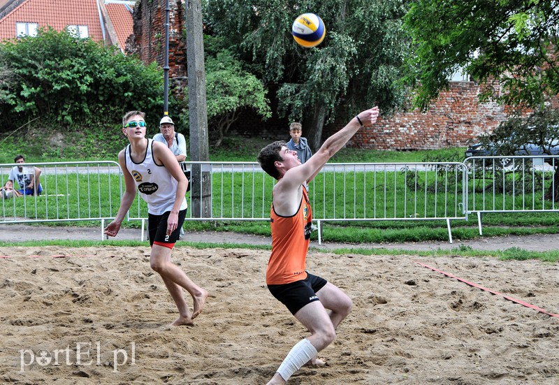 Elbląg Braterska dominacja na elbląskim boisku 