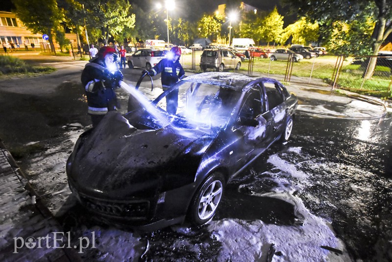 Pożar audi na ul. Królewieckiej zdjęcie nr 158115