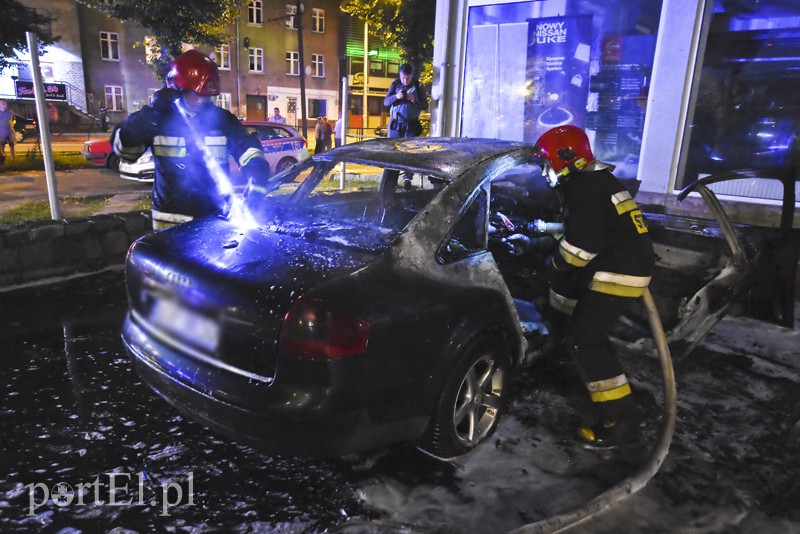 Pożar audi na ul. Królewieckiej zdjęcie nr 158113
