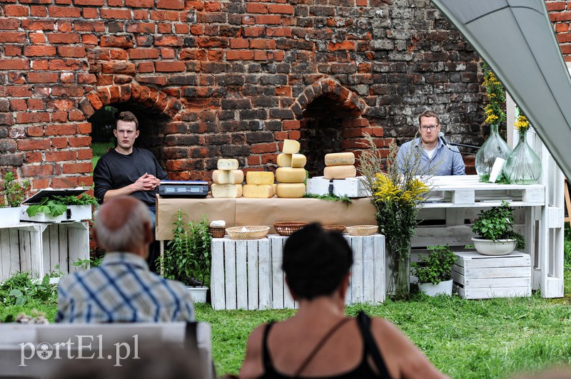Biblioteka serem pachnąca zdjęcie nr 158331