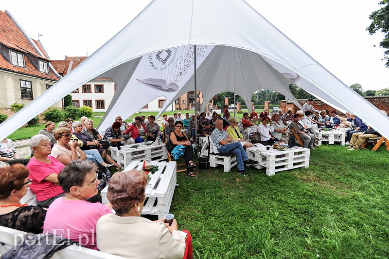 Biblioteka serem pachnąca zdjęcie nr 158329