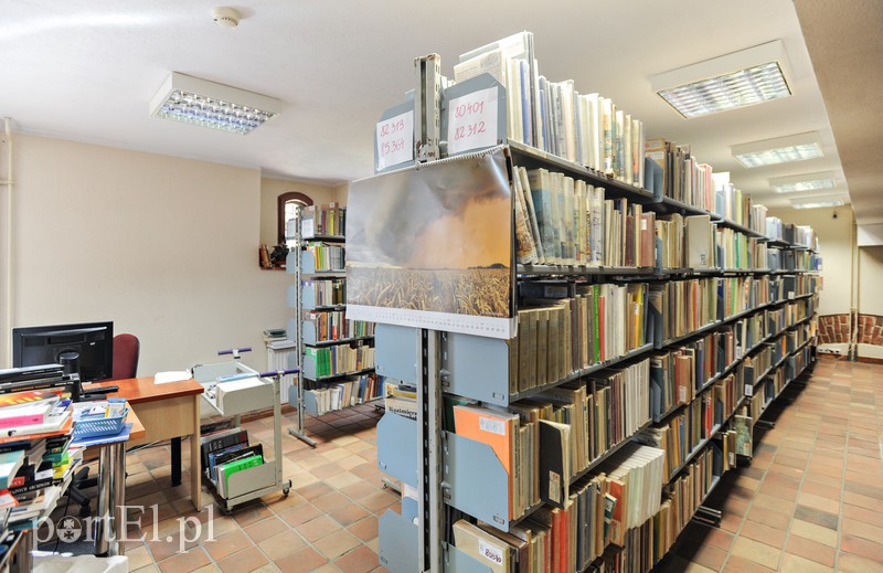 Magazyn jest passé, teraz książki będą na półkach zdjęcie nr 158521