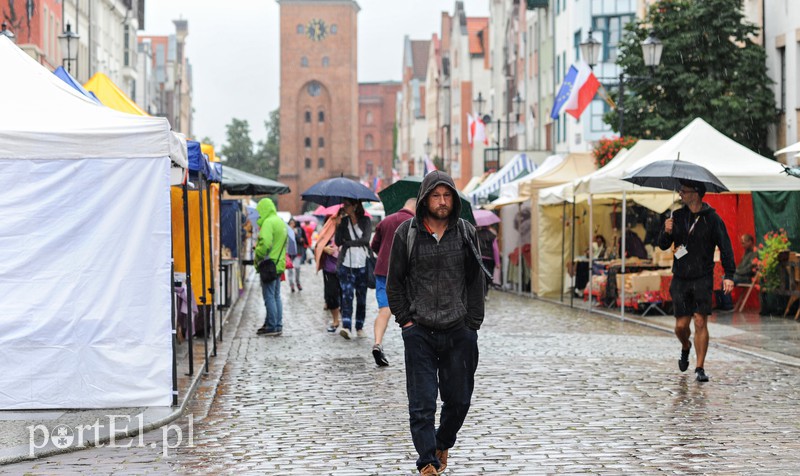 Elbląg Chleb smakuje nawet w deszczu