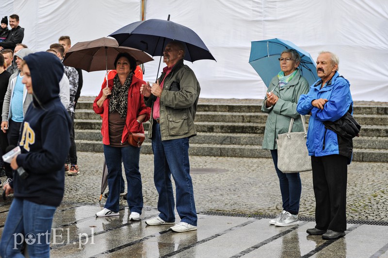 Deszczowa prezentacja Kram Startu zdjęcie nr 159425