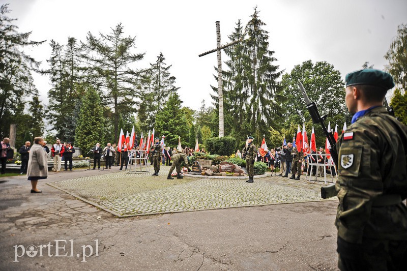 Elblążanie pamiętają o sowieckiej agresji zdjęcie nr 160677