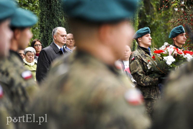 Elblążanie pamiętają o sowieckiej agresji zdjęcie nr 160680