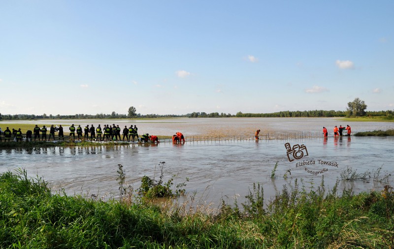Ratowali Rzeczną przed zalaniem zdjęcie nr 161003