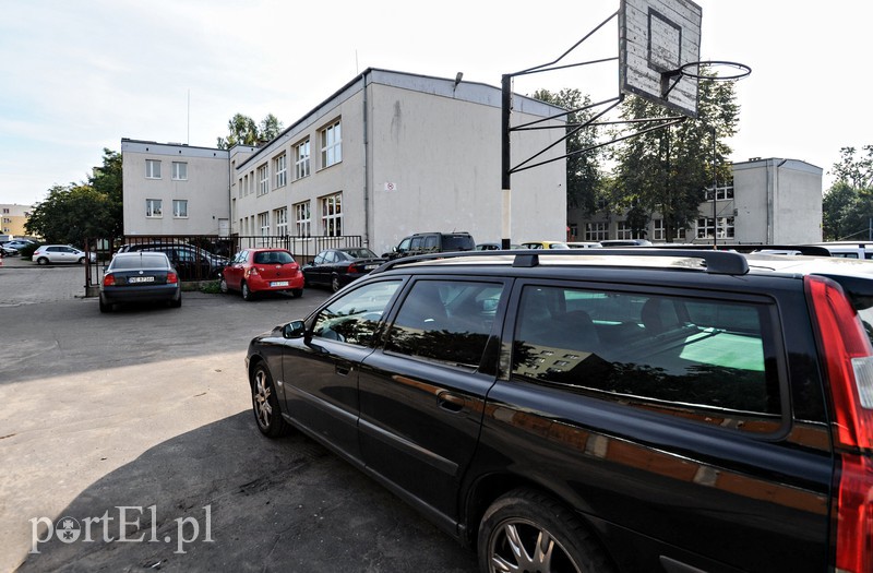  SP 23: boisko czy parking? zdjęcie nr 161314