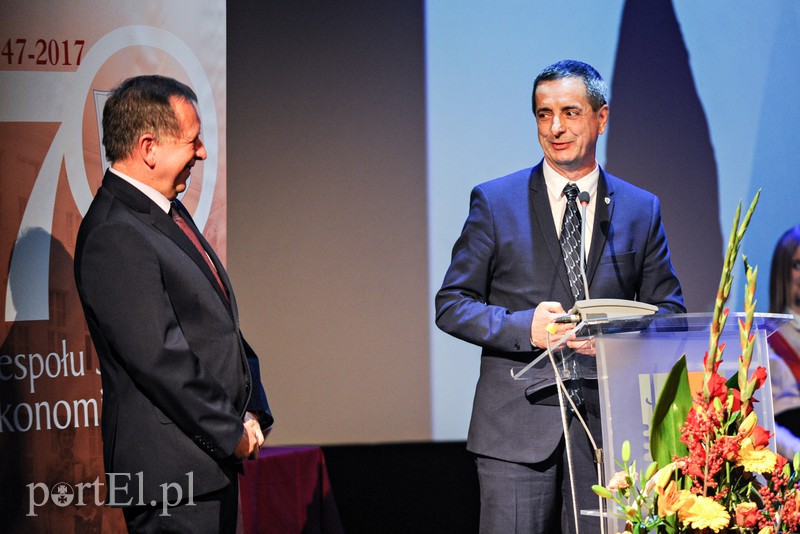  Od 70 lat uczą ekonomii zdjęcie nr 161866