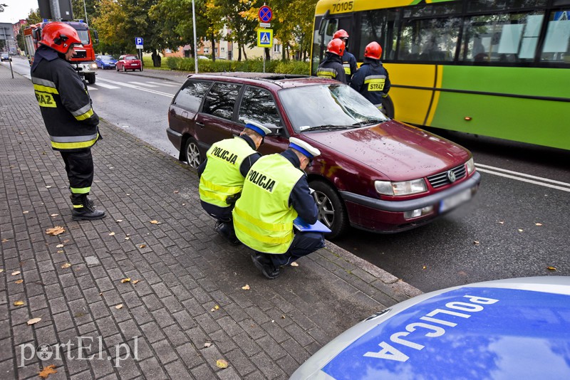 Wypadek na Mickiewicza. Rowerzysta w ciężkim stanie zdjęcie nr 162117