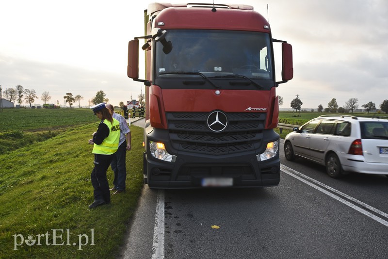Elbląg Zderzenie ciężarówki z motorowerem