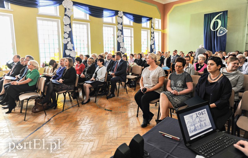 Szkoła na "szóstkę" ma urodziny zdjęcie nr 163076