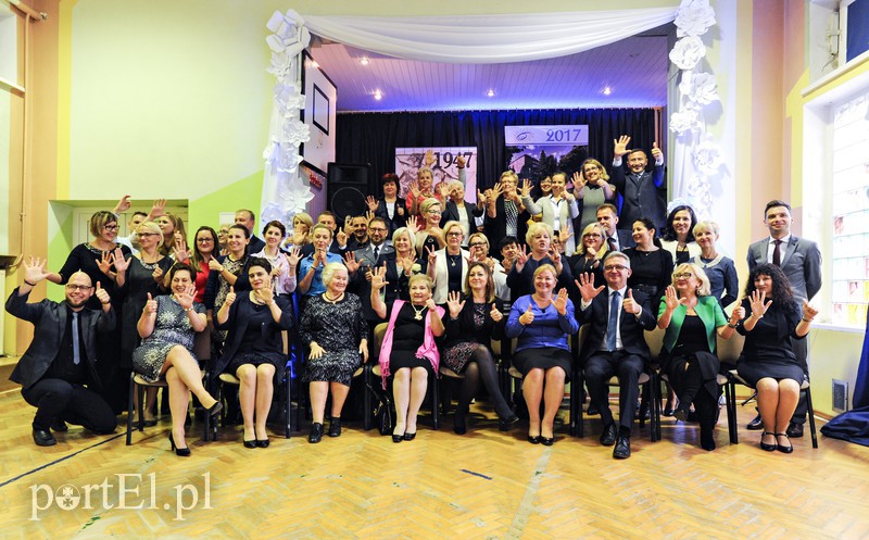 Szkoła na "szóstkę" ma urodziny zdjęcie nr 163102