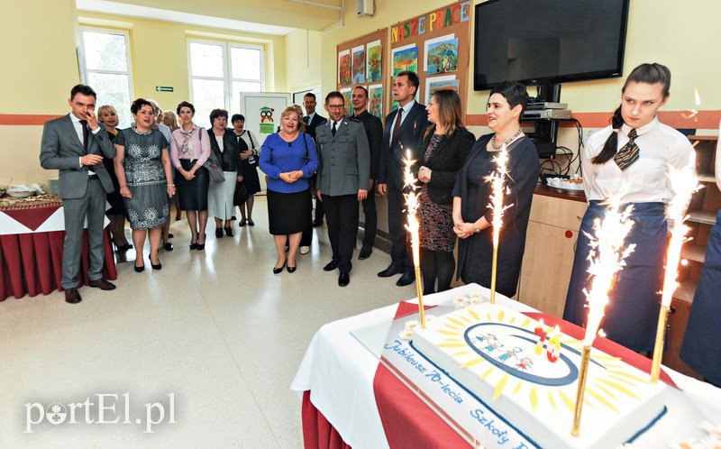 Szkoła na "szóstkę" ma urodziny zdjęcie nr 163104