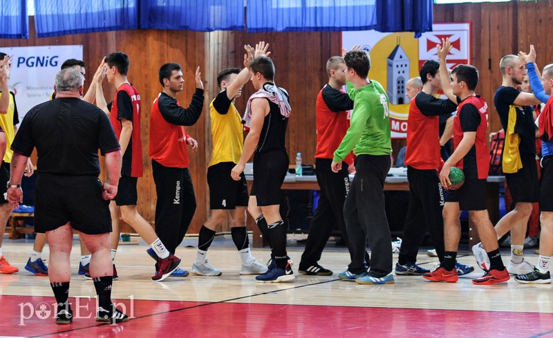 Inauguracyjne zwycięstwo na własnym parkiecie juniorów Truso zdjęcie nr 163315