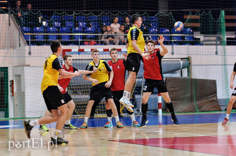 Inauguracyjne zwycięstwo na własnym parkiecie juniorów Truso zdjęcie nr 163299