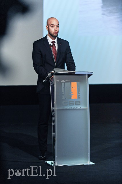 Młodzież świętuje stulecie niepodległości zdjęcie nr 163870