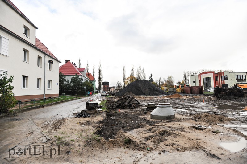 Mieszkają na budowie i mają tego dość zdjęcie nr 164156