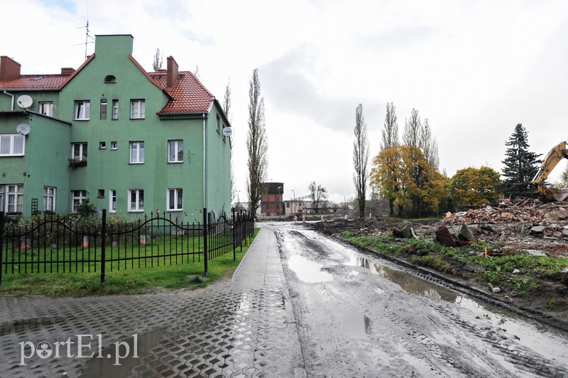 Mieszkają na budowie i mają tego dość zdjęcie nr 164154