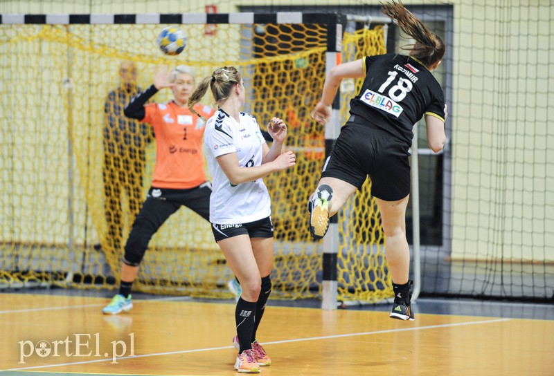 Historyczne rzuty karne w Elblągu i zwycięstwo Startu zdjęcie nr 164518