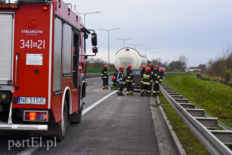 Zderzenie daihatsu z cysterną na S7 zdjęcie nr 164571