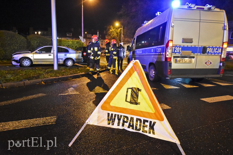 Niebezpieczna kolizja na ul. płk. Dąbka zdjęcie nr 164595