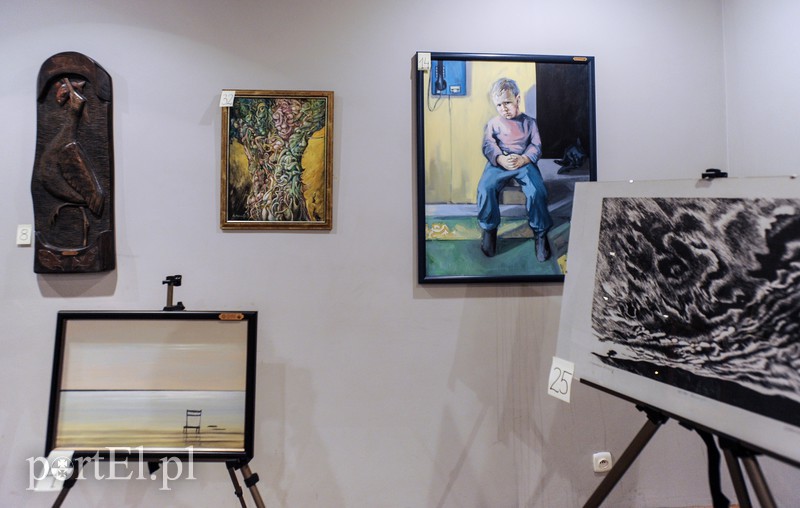 Licytują i kupują w szczytnym celu zdjęcie nr 164746