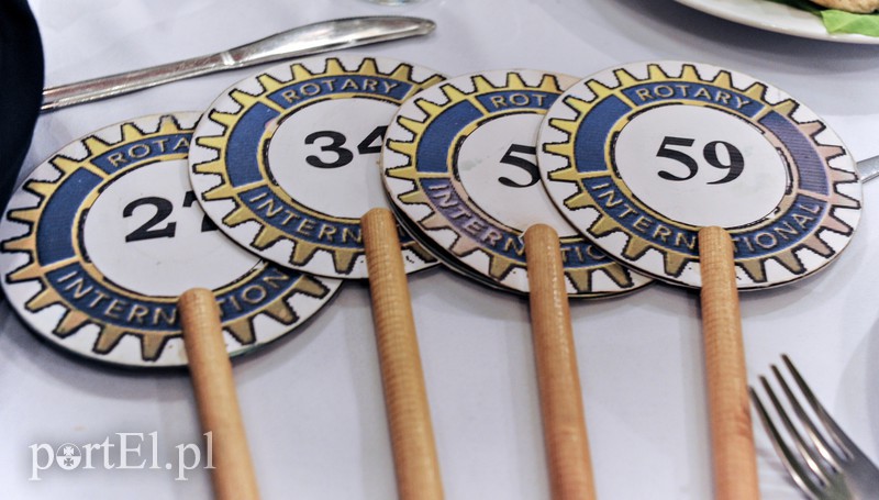 Licytują i kupują w szczytnym celu zdjęcie nr 164738